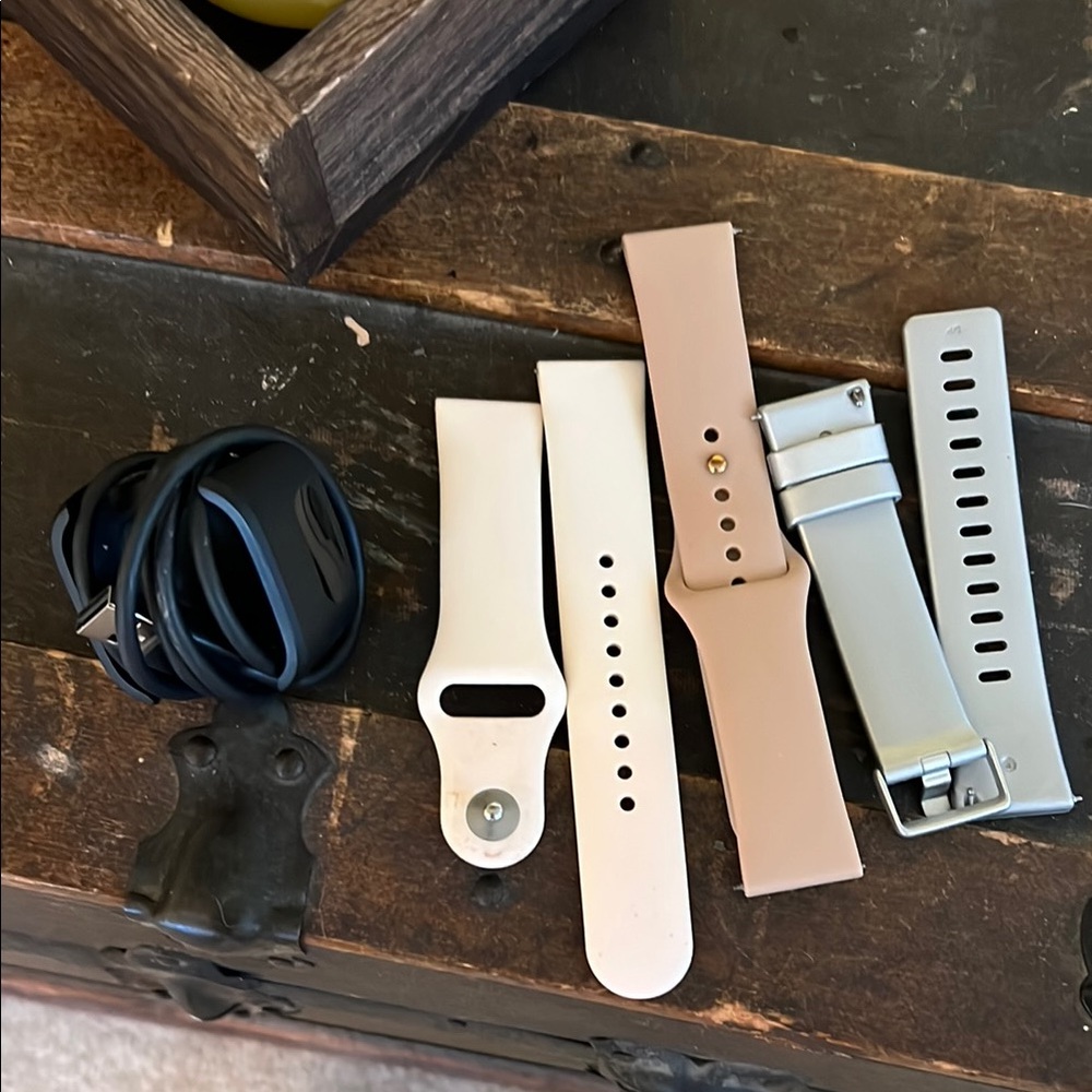 Fitbit Versa 2 charger and 3 replacement watch bands
